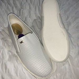 White slip on sneakers